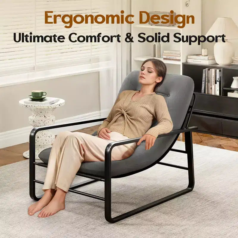 Poltrona di design moderna trapuntata con struttura in metallo, seduta singola